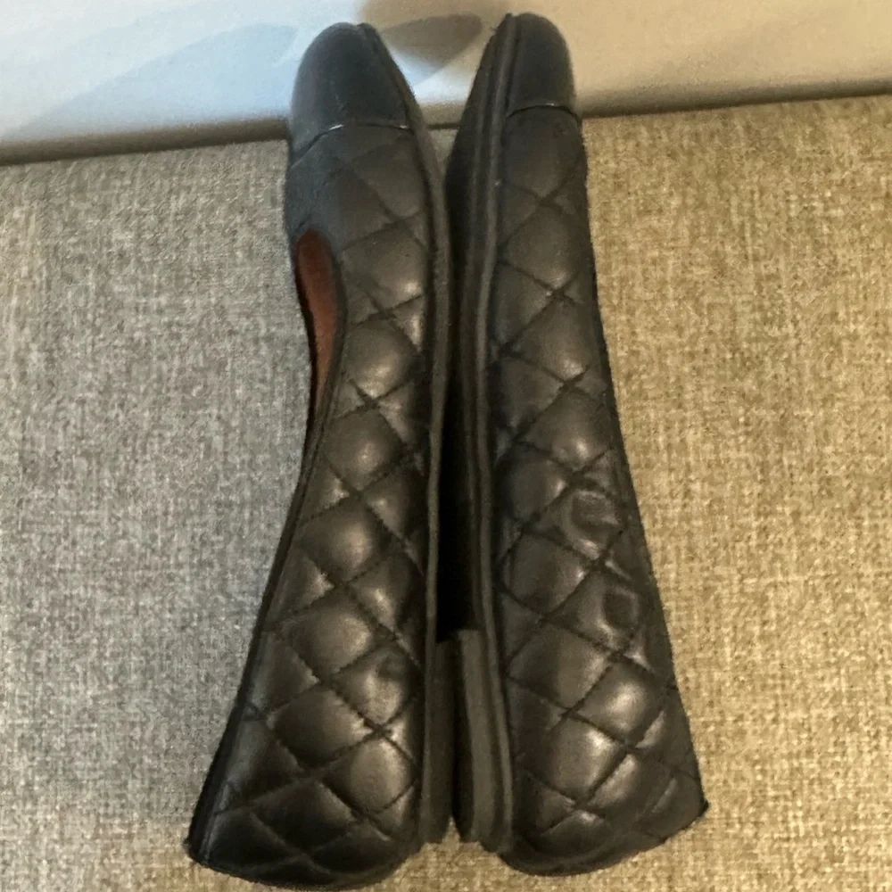Vionic Black Quilted Leather Cap-Toe Ballet Flats